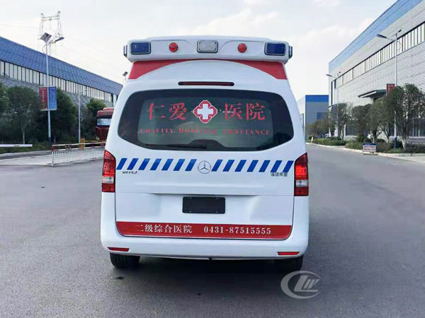 國(guó)六奔馳威霆監(jiān)護(hù)型救護(hù)車(chē)